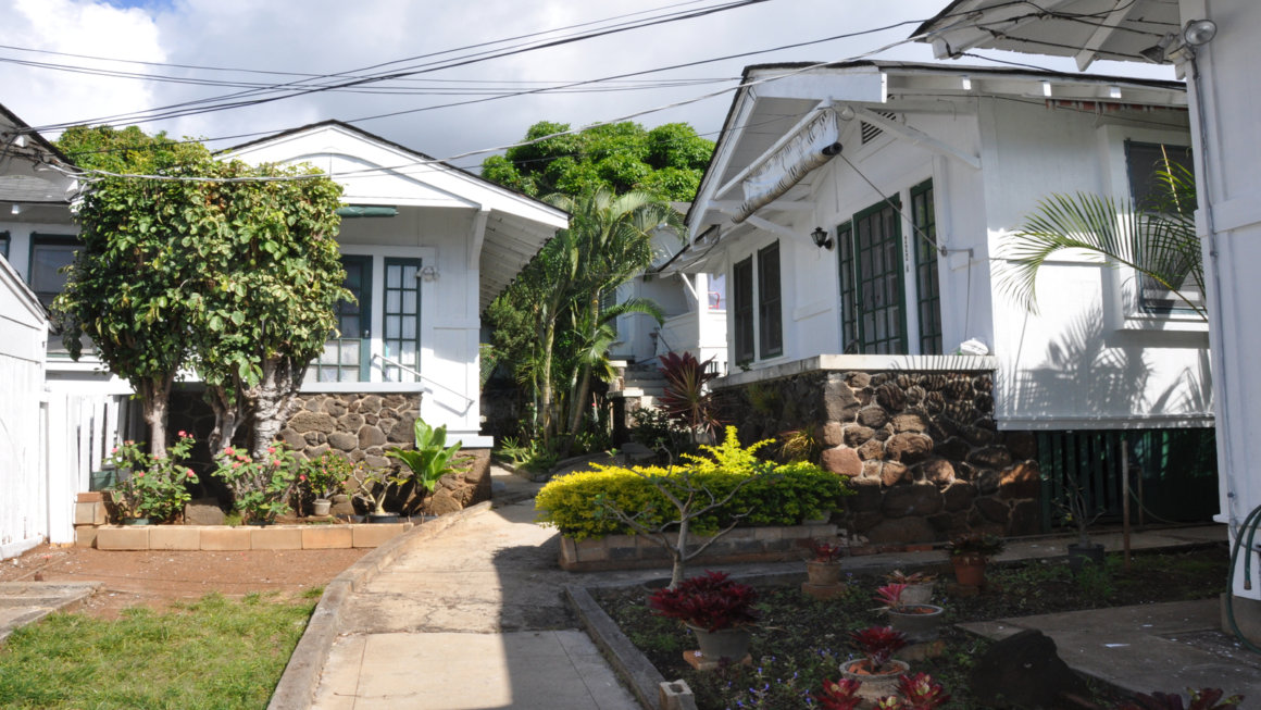 Iolani Ave Cottages