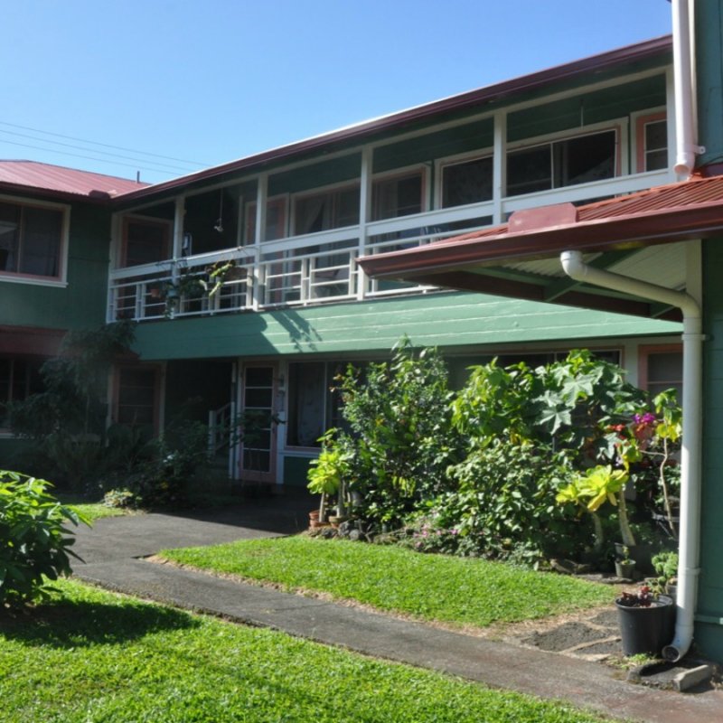 Ululani Apartments